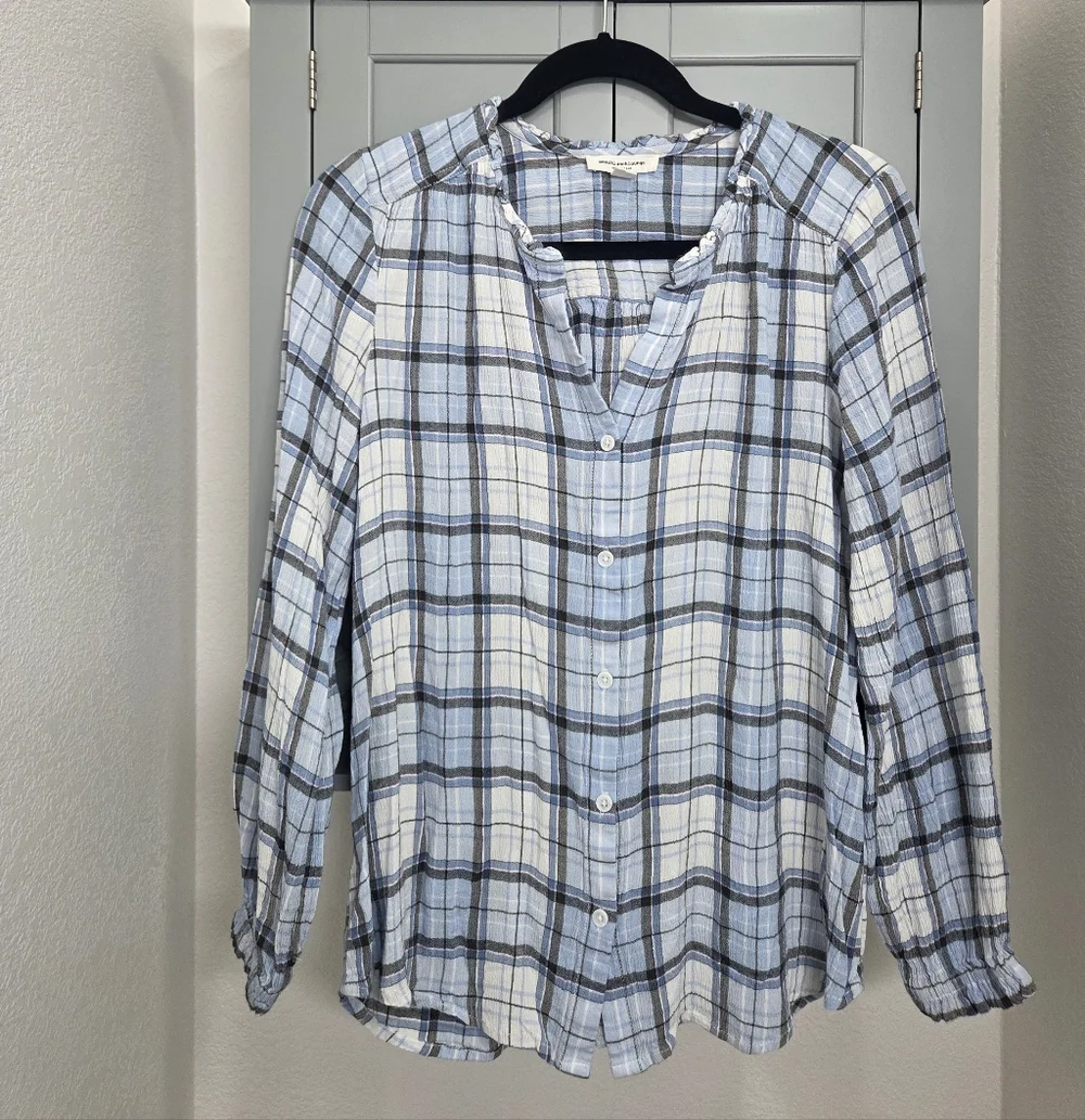 beachlunchlounge Blue & White Plaid Button-Down Shirt With Crinkled Texture M